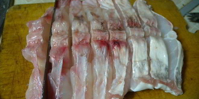 Рецепт угорь со сливочным соусом, тушенный в апельсиновом соке с травами и калиной