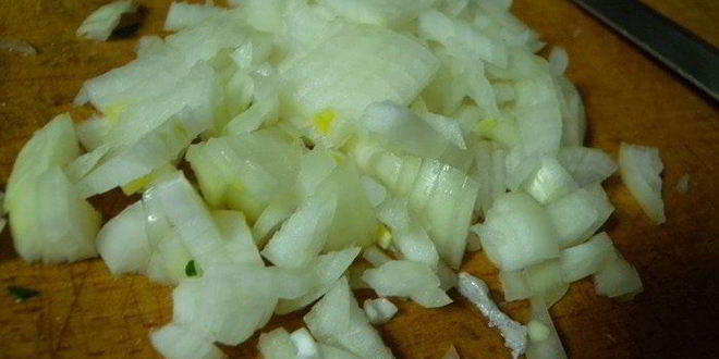 Рецепт угорь со сливочным соусом, тушенный в апельсиновом соке с травами и калиной