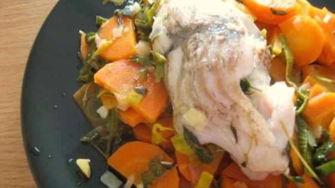 Рецепт Запеченная камбала на подушке из овощей
