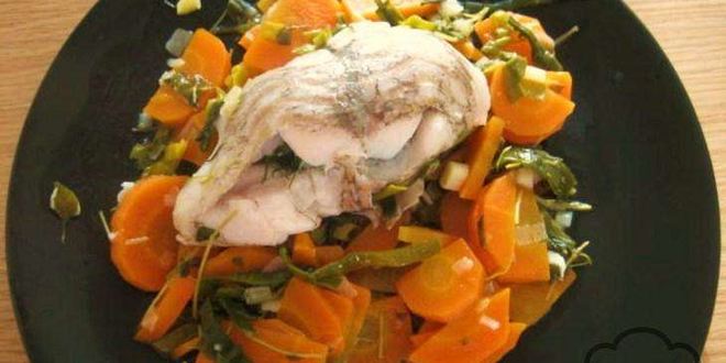 Рецепт запеченная камбала на подушке из овощей