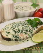 Запеченная семга под шпинатным соусом