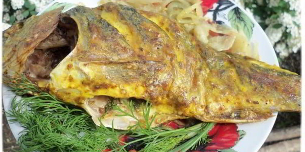 Как приготовить запеченные зеркальные карпы