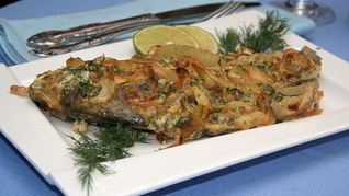 Рецепт Запеченые караси с луком
