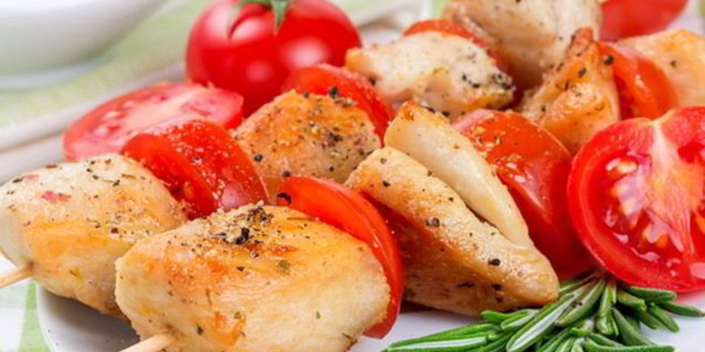 Как приготовить домашний шашлык из курицы с помидорами