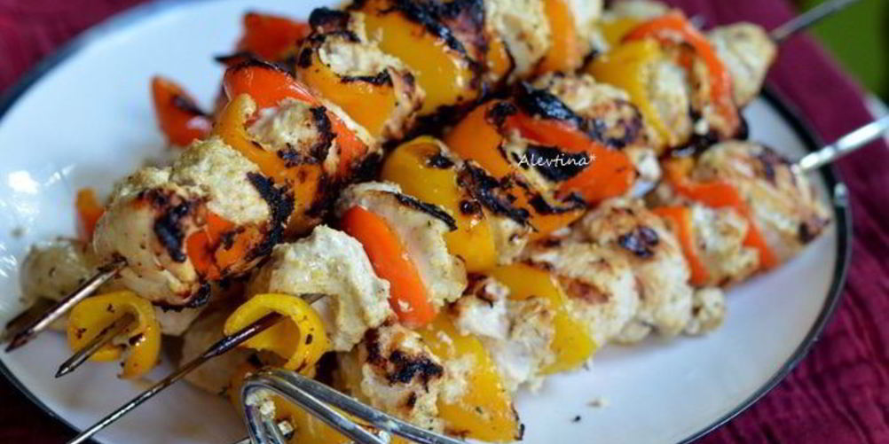 Рецепт маринованный в портвейне говяжий шашлык с помидорами, грибами и перцами