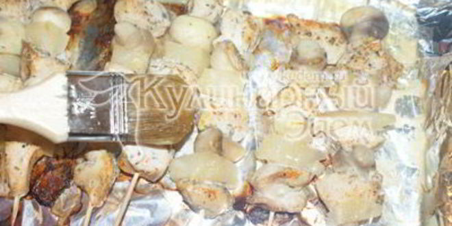 Рецепт куриный шашлык с острым салатом