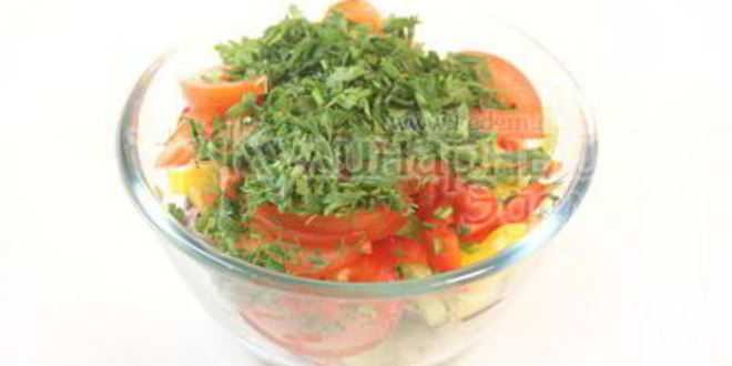 Рецепт куриный шашлык с острым салатом