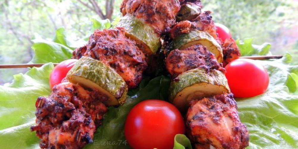 Как приготовить куриный шашлык в ароматных травах