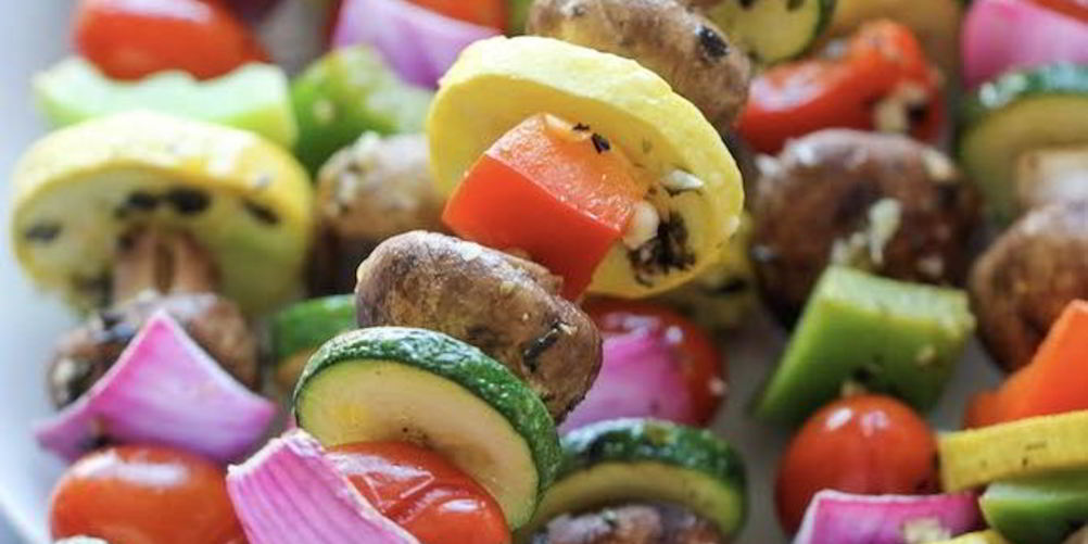 Как приготовить овощной шашлык на мангале