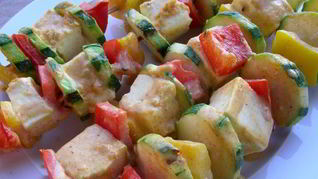 Рецепт Пряные шашлычки с овощами и сыром в индийском стиле