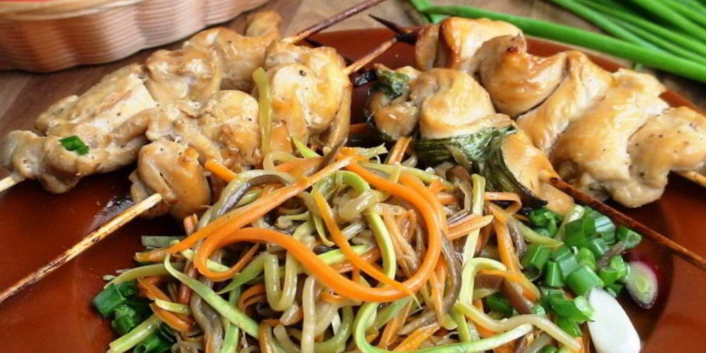 Как приготовить шашлычки и спагетти из овощей