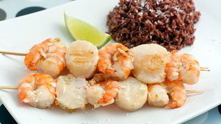 Рецепт Шашлычки из гребешков и креветок