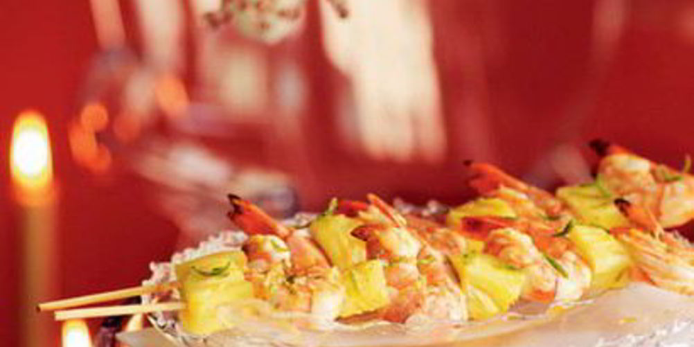 Как приготовить шашлычки из креветок и ананаса