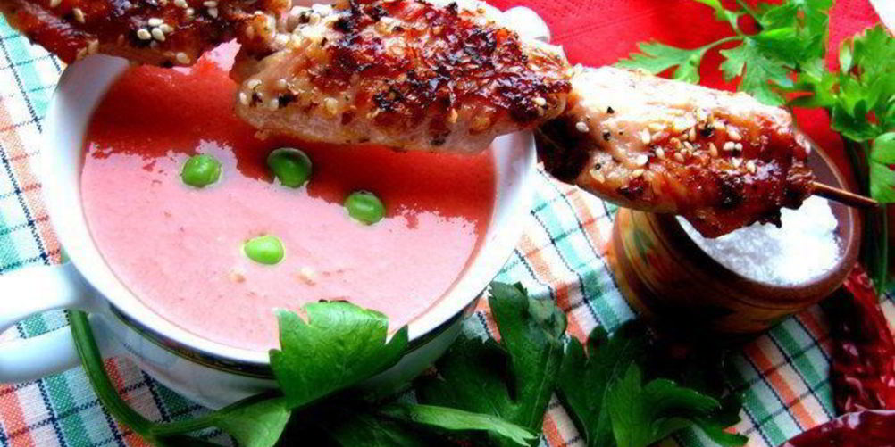 Как приготовить шашлычки из крылышек и томатный соус