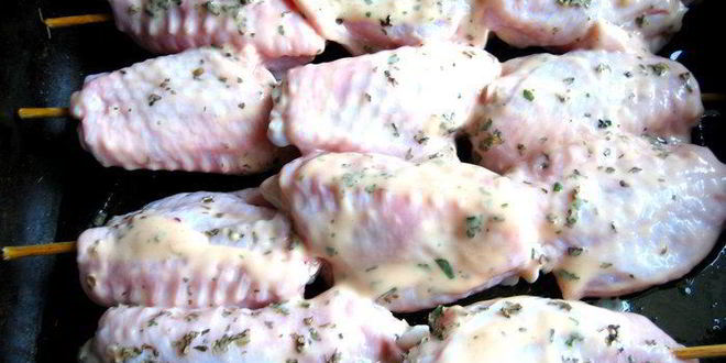 Рецепт шашлычки из крылышек и томатный соус