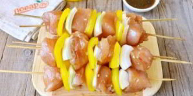 Рецепт шашлычки из курицы в меду с овощами