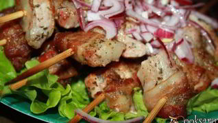 Рецепт Шашлычки из свиного карбонада в беконе