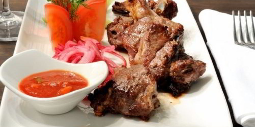 Как приготовить шашлык из свинины в белом вине на сковороде