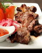 Шашлык из свинины в белом вине на сковороде