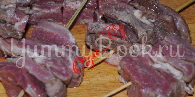 Рецепт шашлык из свинины в ореховом маринаде с грушами