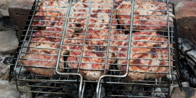 Рецепт шашлык из свиной шейки с луком