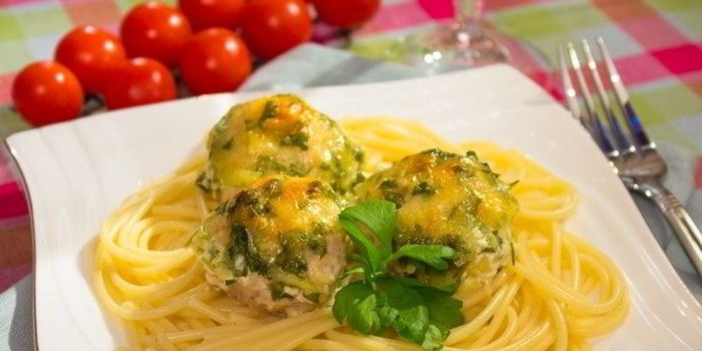 Как приготовить куриные тефтели под сливочным соусом