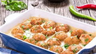 Рецепт Куриные тефтели с йогуртовым соусом