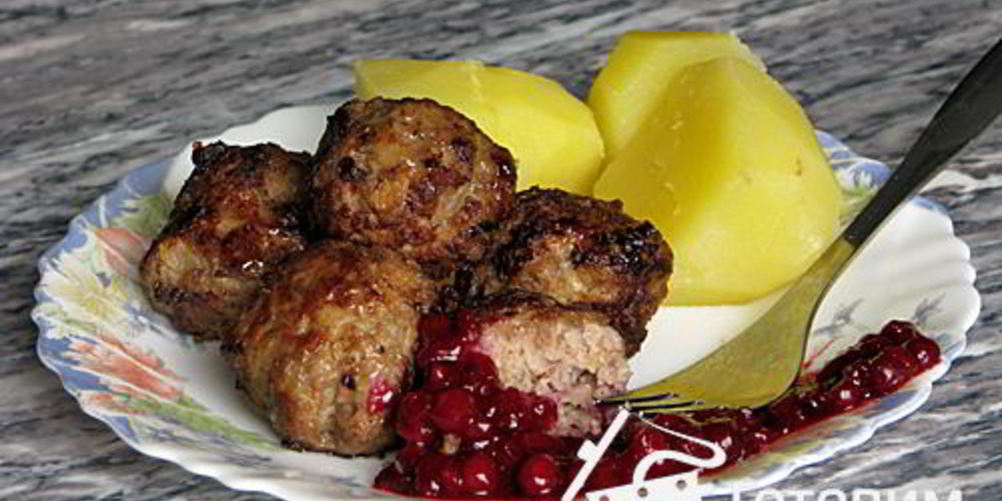 Как приготовить шведские тефтели с брусникой