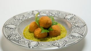 Рецепт Тефтели из сельдерея с овощным соусом