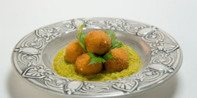Рецепт тефтели из сельдерея с овощным соусом