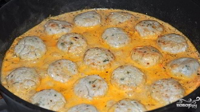 Рецепт Тефтели куриные в сметанном соусе