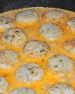 Тефтели куриные в сметанном соусе