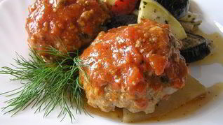 Рецепт Тефтели по-гречески с запеченными овощами