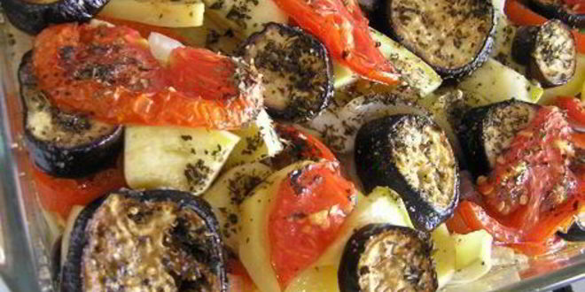 Рецепт тефтели по-гречески с запеченными овощами