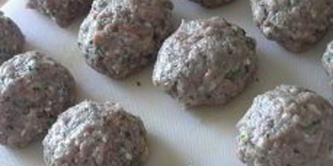 Рецепт тефтели по-гречески с запеченными овощами