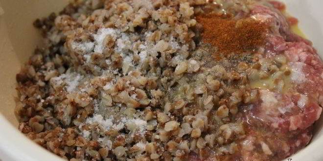 Рецепт тефтели с гречкой в сметанно-грибном соусе