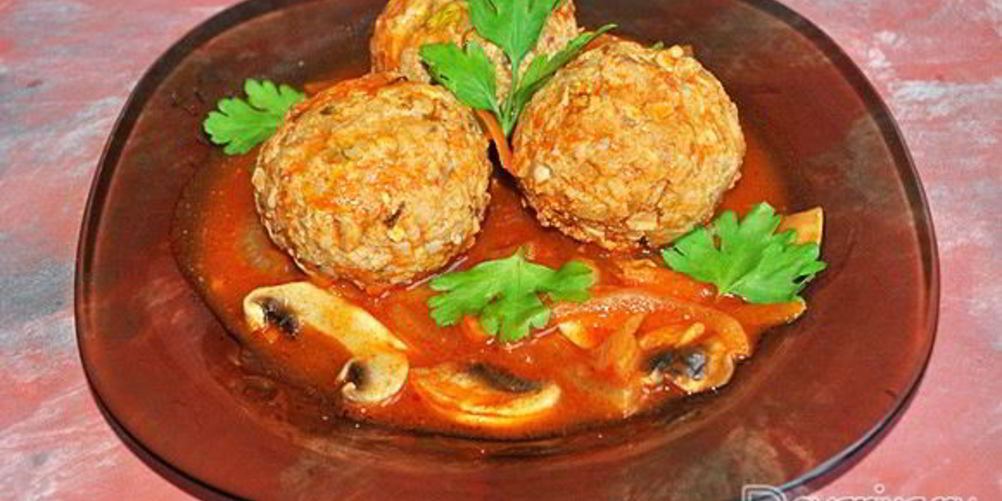 Как приготовить тефтели с грибами в томатном соусе