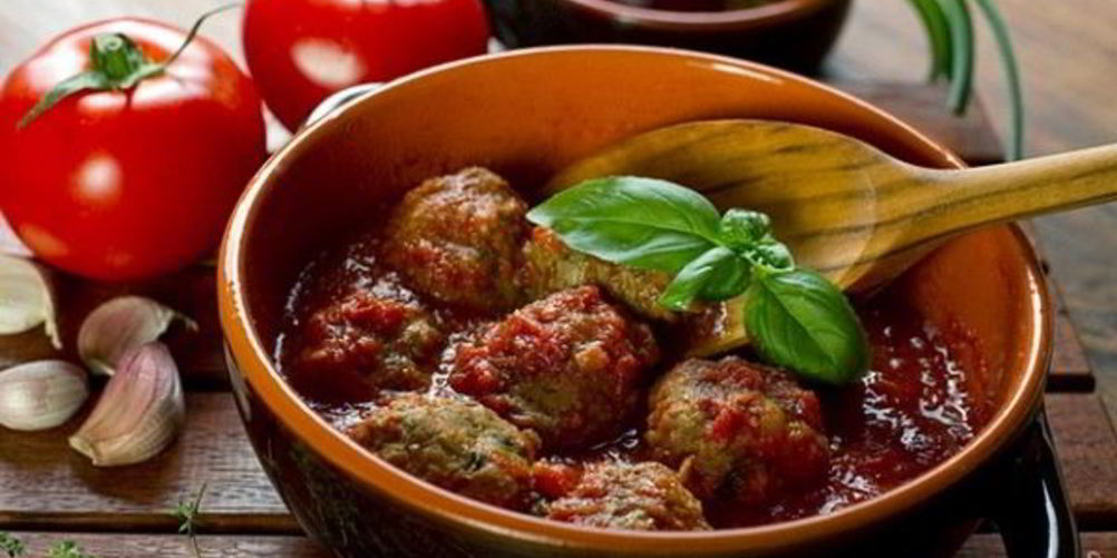 Как приготовить тефтели с рисом и подливкой