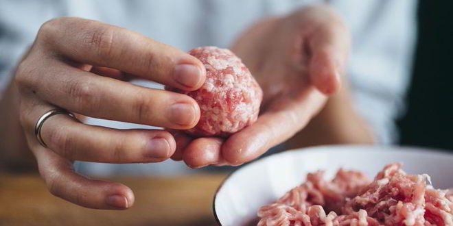 Рецепт тефтели с цветной капустой в сливочно-томатном соусе