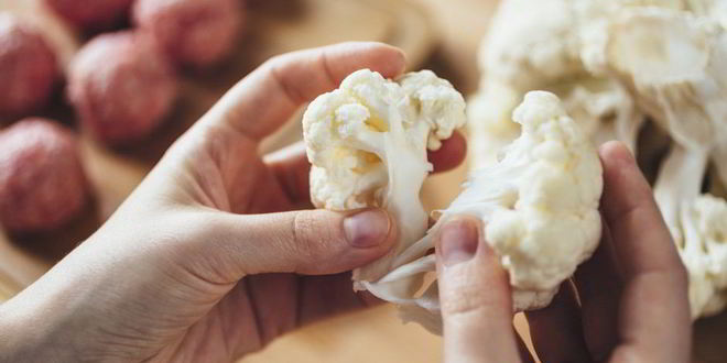 Рецепт тефтели с цветной капустой в сливочно-томатном соусе