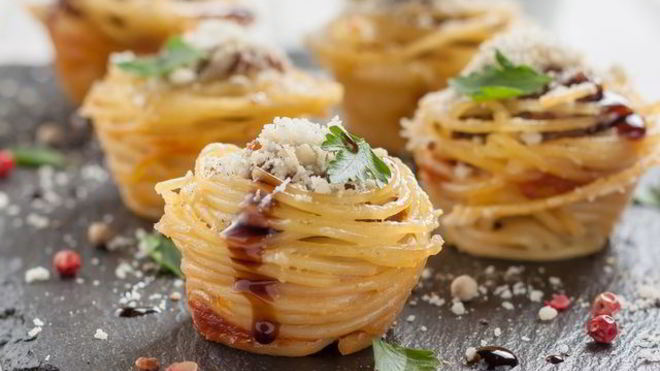 Рецепт Тефтели в гнездах из спагетти