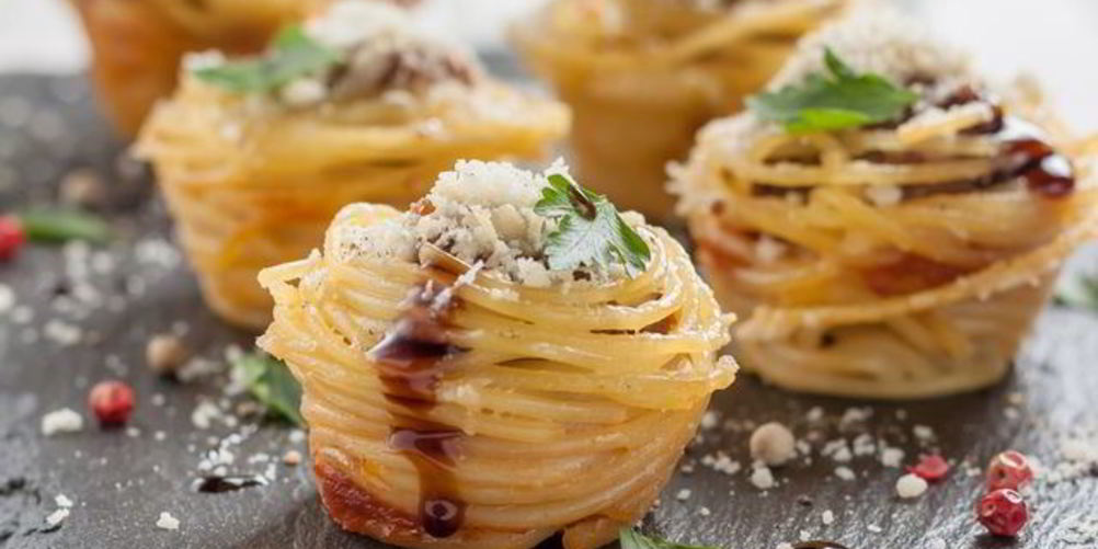 Как приготовить тефтели в гнездах из спагетти