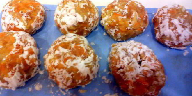 Рецепт тефтели в пикантном соусе, запеченые с картофелем