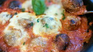 Рецепт Тефтели, запеченные с моцареллой