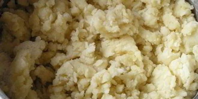 Рецепт вареники с черникой и соусом под шафе