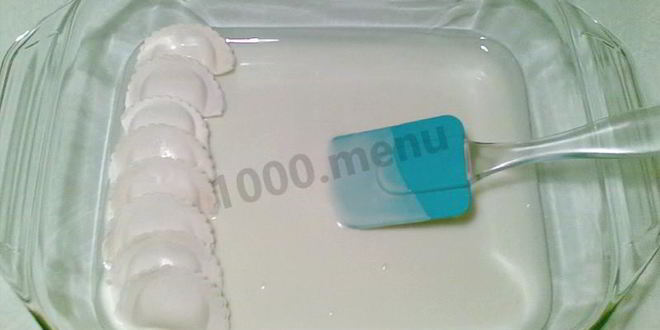 Рецепт вареники с медовой сметаной