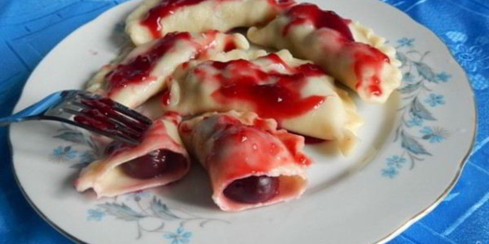 Как приготовить вареники с вишней
