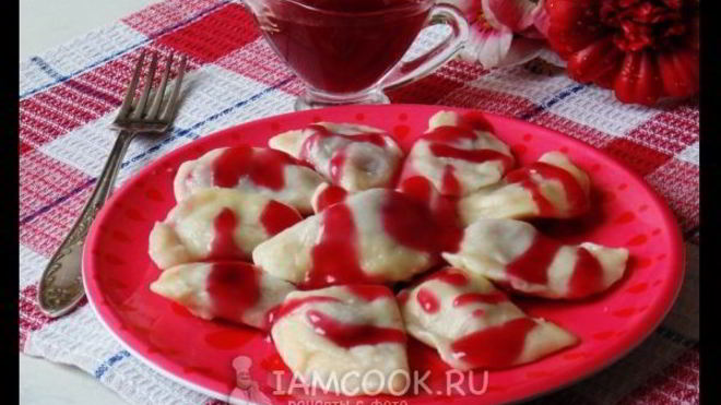 Рецепт Вареники с замороженной вишней