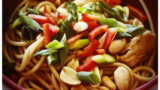 Рецепт Восточная лапша Удон с арахисом и имбирем