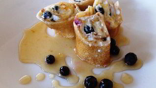 Рецепт Блинчики Филадельфия с кленовым сиропом